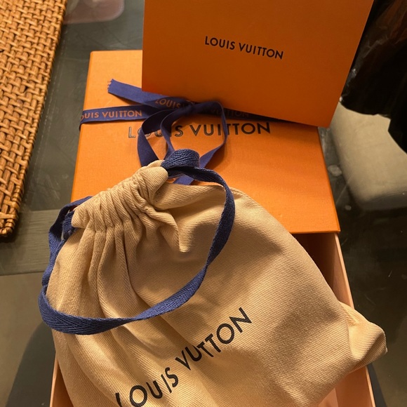 Louis Vuitton Men Belt New - Picture 4 of 6